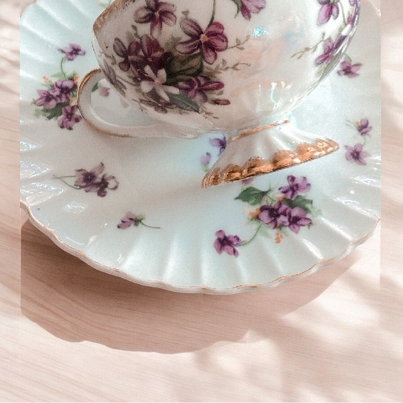 Victorian violents snack plate and cup set - Picture 4 of 5